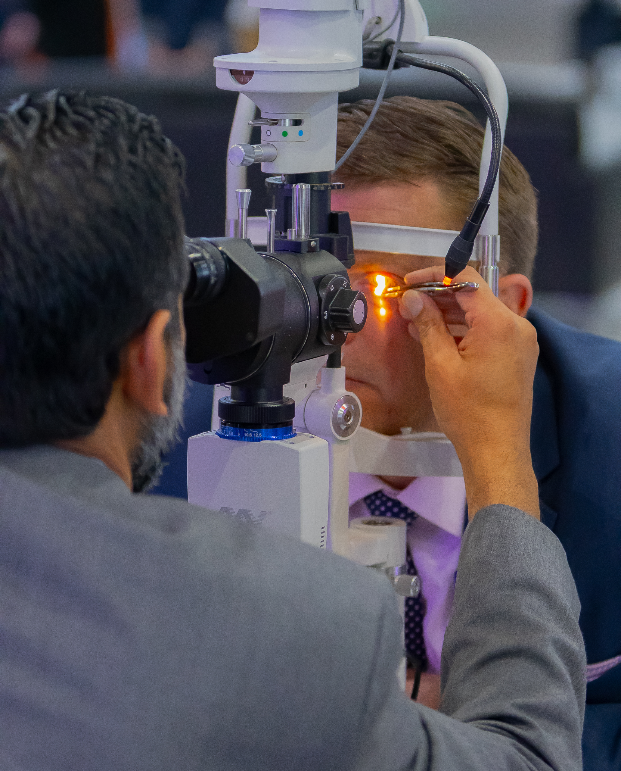 Picture of a man experiencing the TearCare® Clearance process